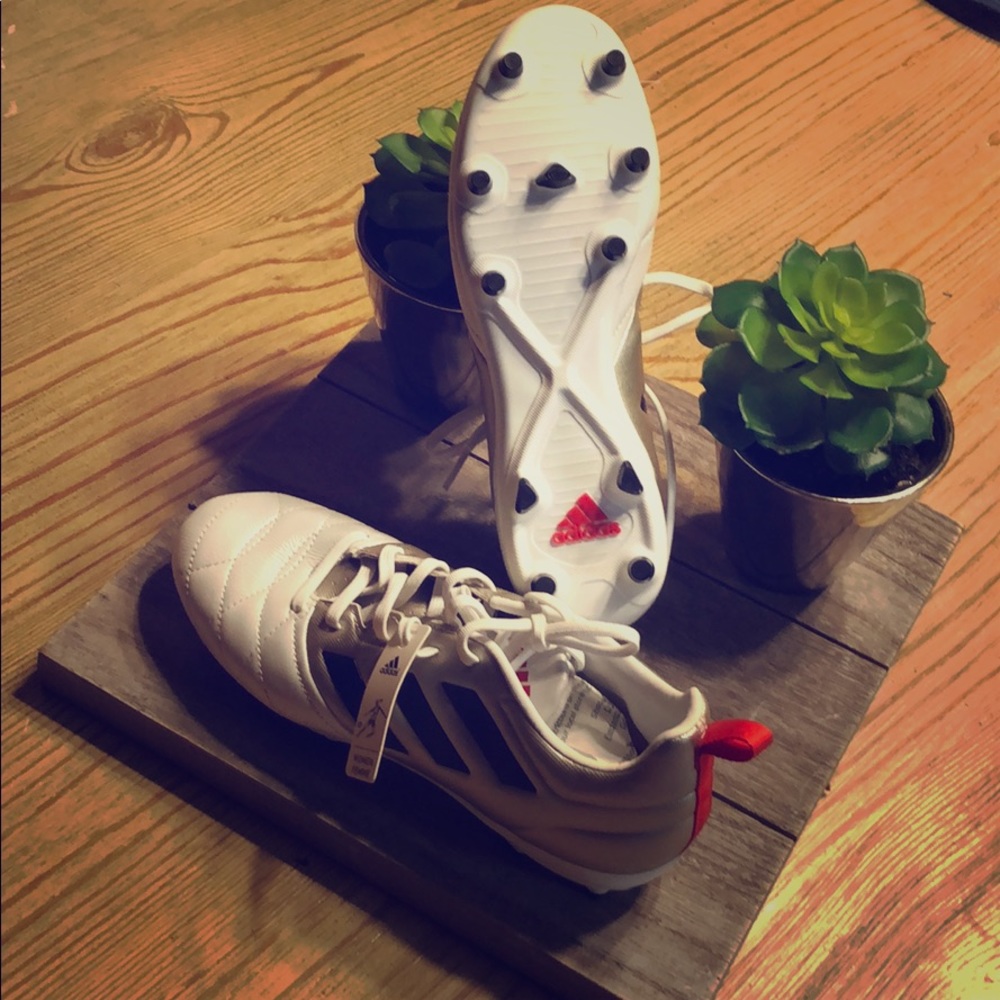 Adidas soccer cleats size 6